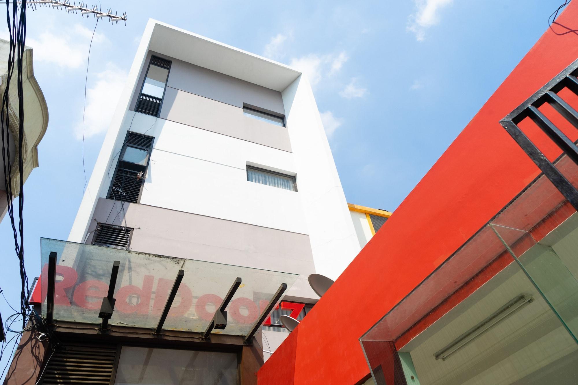 Reddoorz Plus @ Sawah Besar Jakarta Buitenkant foto