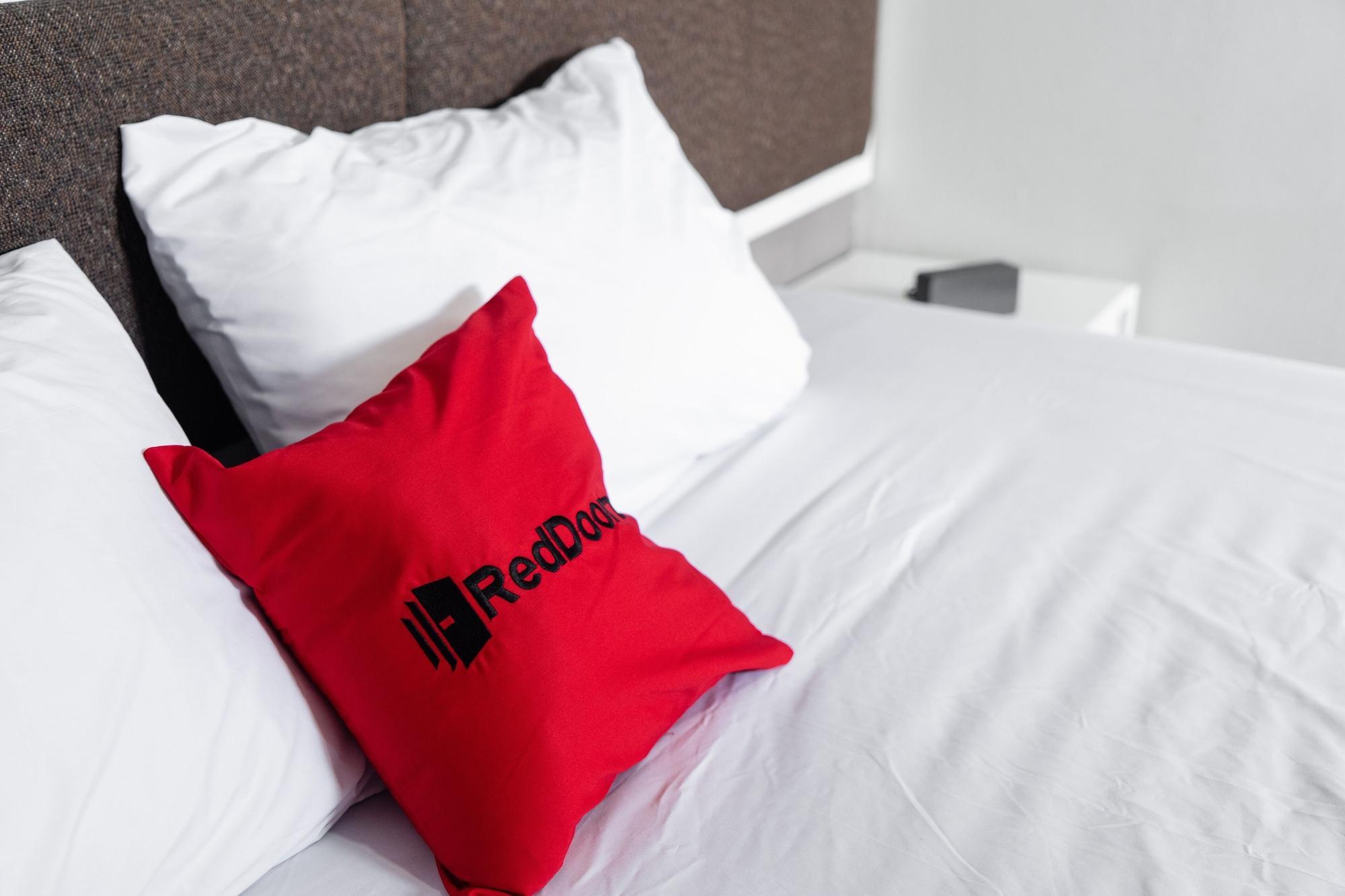 Reddoorz Plus @ Sawah Besar Jakarta Buitenkant foto