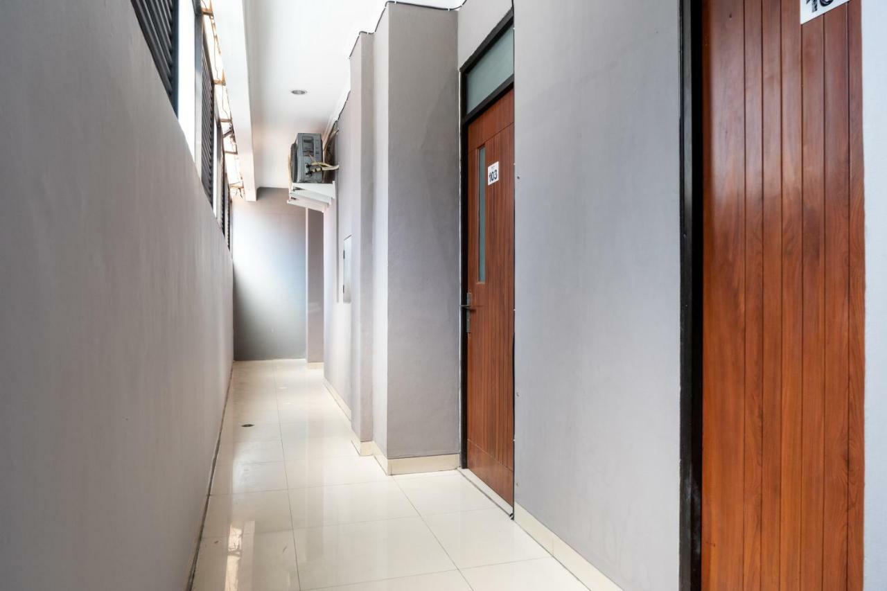 Reddoorz Plus @ Sawah Besar Jakarta Buitenkant foto